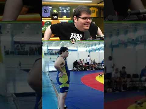 Casimiro reacting to old photos on Luis Felipe Freitas' Facebook #casimiro #cazesecontexto