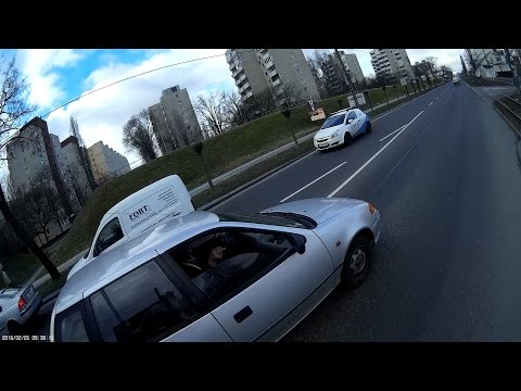 HBS-231 Nem itt van a bicikliút - The cycle path is not here