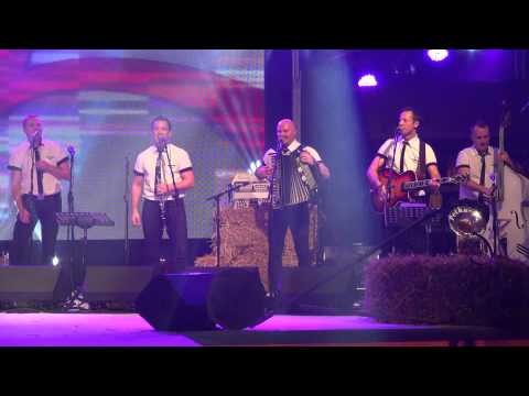 Ansambel Petka-Za praznik tvoj (v živo)