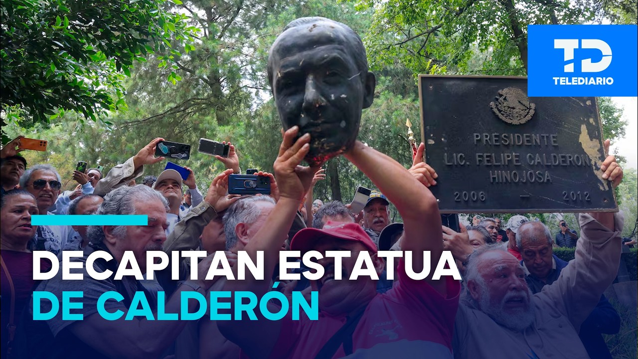 Decapitan estatua de Felipe Calderón en Los Pinos tras protesta en Reforma
