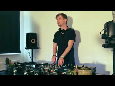 Dennis Cartier Guest Mix Vives - Quarantine DJ Set)