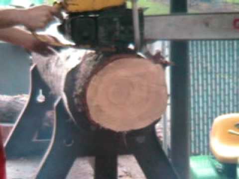 The chainsaw guy log testing McCulloch Super Pro 125 511.AVI