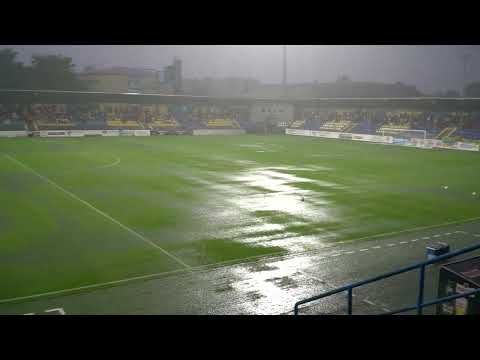 Stoplisok és sörösdobozok úsztak a kispad mellett a mezőkövesdi özönvízben