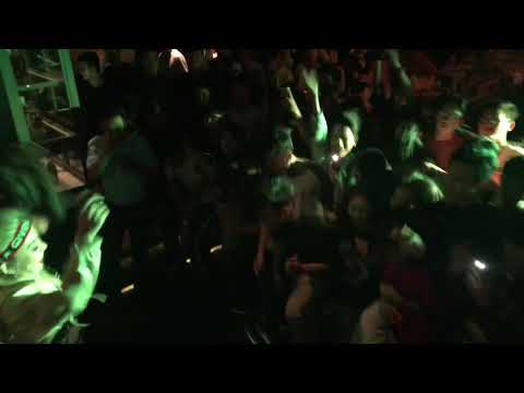 SaiGonPeachez cùng Nha Trang bùng cháy tại “The Golden Unicorn” !