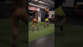The girls at #FenixxFitness did that 👏🏾…#texasholdem #linedance #rodeoseason #urbancampweekend
