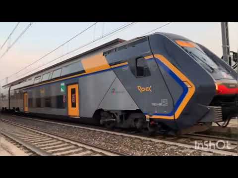 Treni a Gambettola e annuncio del treno Regionale Veloce 3928 Pesaro-Piacenza.