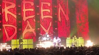 Green Day invites Sofie on stage to play the guitar LIVE: FirstOntario Centre, Hamilton Mar. 20, 17