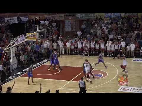 Bimbo Carmona anota canasto en el Clutch por Quebradillas vs Bayamon