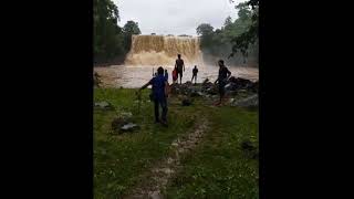 preview picture of video 'Telangana waterfall in adilabad'