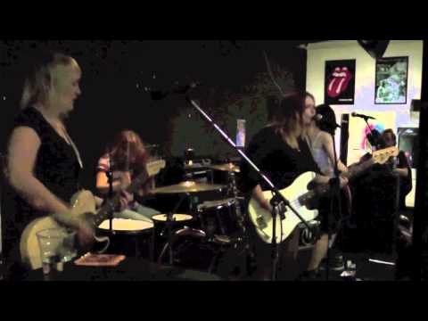 ListenToThisBand: Introducing:  Hearts Under Fire Live @ New Cross Inn - Its Not Me Its You