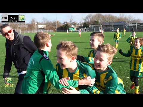 Stompwijk JO13-1 - Voorschoten '97 JO13-2