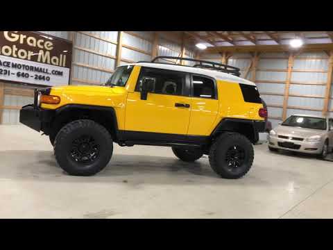 2007 Toyota FJ Cruiser with a rough country lift