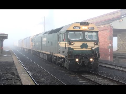 G523-BL31-G540 with 69 vehicles on 7901V at Dunolly.  14-08-21.