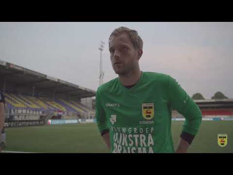Henk de Jong en Sonny Stevens na afloop van SC Cambuur - FC Volendam (0-4)