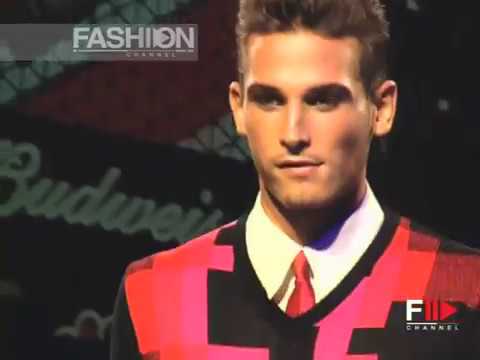 Fashion Show "Versus" Pret a Porter Men Spring Summer 2003 1 of 3