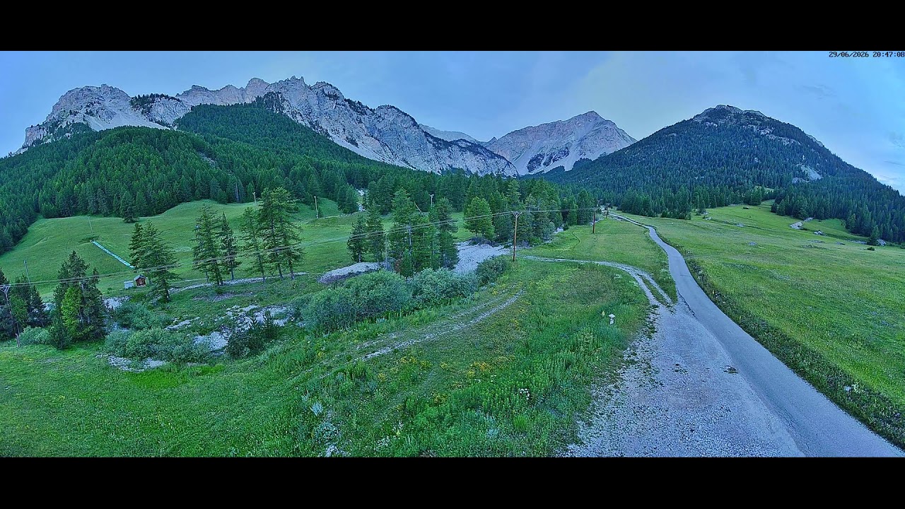 Live webcam view of Arvieux Nordique Mountain Valley