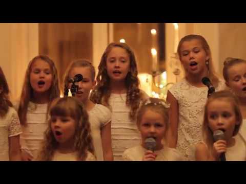 Eesti laps - Laulupesa lapsed Tartu Raekojas