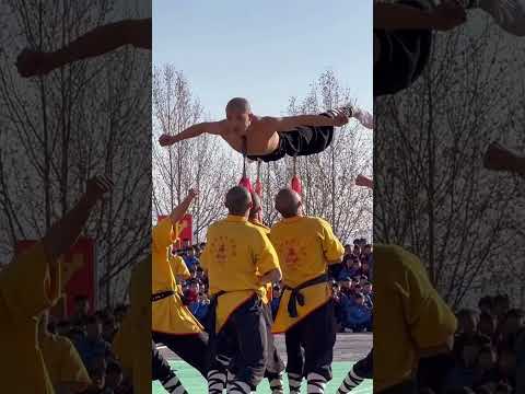 Kung Fu Monk Performing ｜Shaolin hard Qigong
