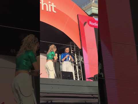 Marthe und ihr Gürtel #fail #blooper #k3 #summerhit #k3zomer2025 #k3zomertour