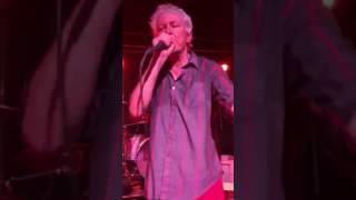Guided by Voices live encore in Detroit 5/5/17