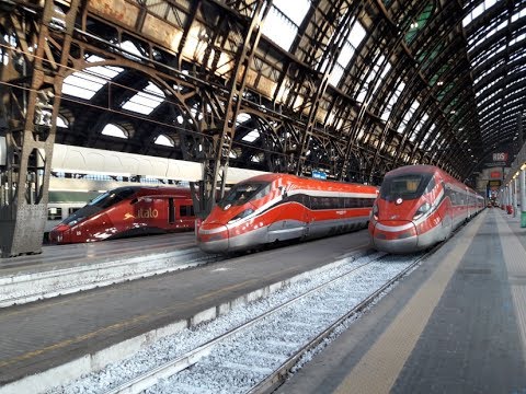 Circulação de trens em seus binários da estação Central de Milão com o único