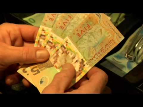 紙幣そのものが、広告になった日 / ASB Bank「MONEY GOES DIGITAL」