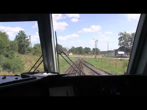 Niebezpieczna sytuacja na przejeździe kolejowym widziana okiem maszynisty