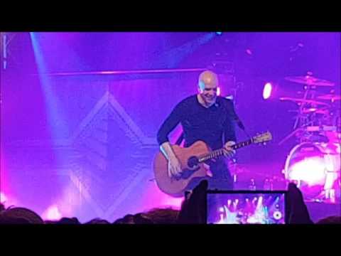 Devin Townsend handles PA crapping out like a pro.