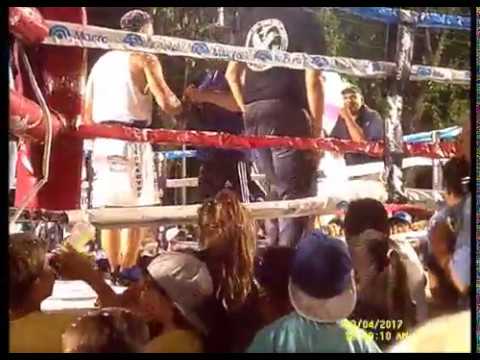 EXIHIBICION BOXISTICA DEL YACARE SEQUEIRA EN MERCEDES INGRESO AL RING