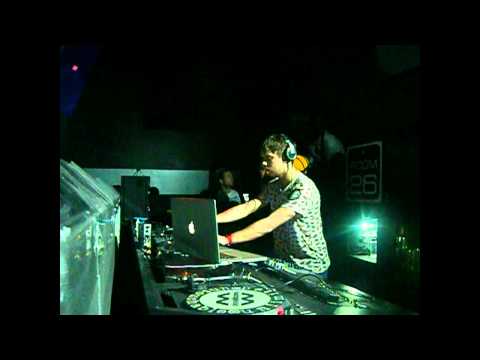 HouseMusicPlay.com 11/03/2011 Zoo Project Ibiza @Room26 (2)
