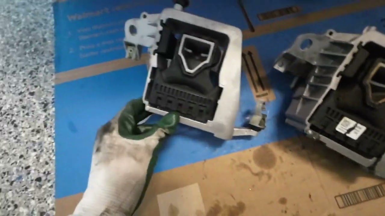 2017 Mini Cooper Clubman (F54): Headlight assembly removal and upper engine mount replacement