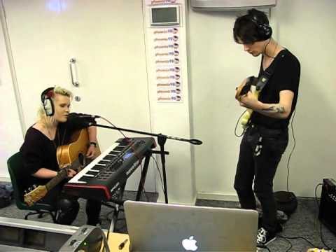 Bela Takes Chase - Flume