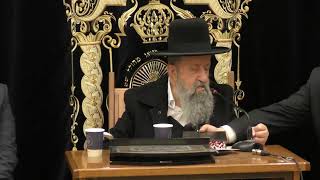 הרב בן ציון מוצפי • בית שמש שידור חי • בית הכנסת ממזרח שמש (הרב בן ציון מוצפי) - התמונה מוצגת ישירות מתוך אתר האינטרנט יוטיוב. זכויות היוצרים בתמונה שייכות ליוצרה. קישור קרדיט למקור התוכן נמצא בתוך דף הסרטון