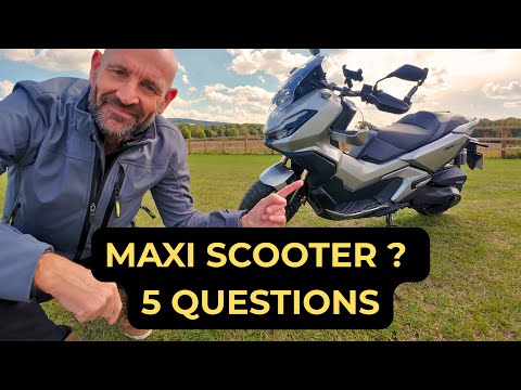Scooters vs Motorcycles: Is a Maxi-Scooter the Smartest Choice?