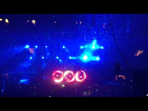 Swedish House Mafia @ MSG - Feel So Close vs. Tung! [12/16/11]