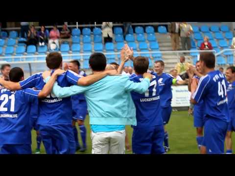 FSV 63 Luckenwalde "Siegestänzchen mit Mannschaftsleiter Hans"