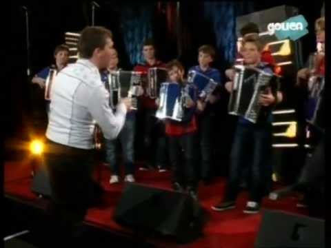 Na Golici - Harmonikarski orkester Primoža Zvira