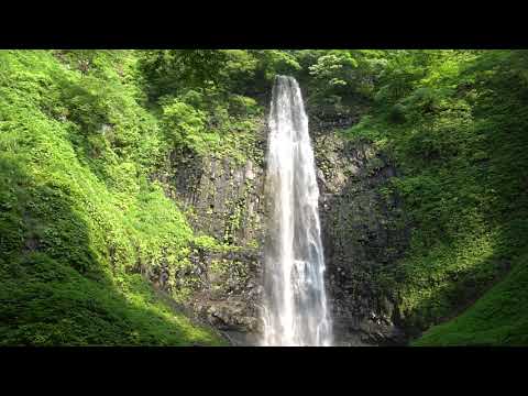 山形県酒田市　玉簾の滝