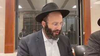 איך משלבים נכון את האמונה והשכל (הרב אלחנן משה נחמנסון) - התמונה מוצגת ישירות מתוך אתר האינטרנט יוטיוב. זכויות היוצרים בתמונה שייכות ליוצרה. קישור קרדיט למקור התוכן נמצא בתוך דף הסרטון