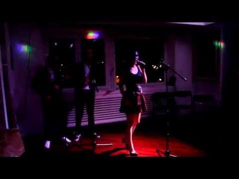 Amy Winehouse Rehab imitazione