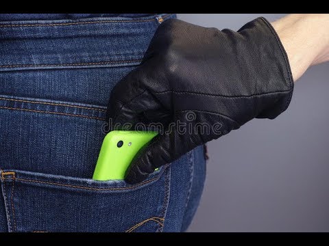 Ladro di cellulari  inseguito ed arrestato  dalla polizia