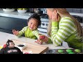 Kylie Jenner Grinch Cupcakes With Stormi