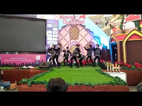 "BTS - IDOL + DANCE BREAK" cover by ETHERIOUS at Rita Supermall Purwokerto.