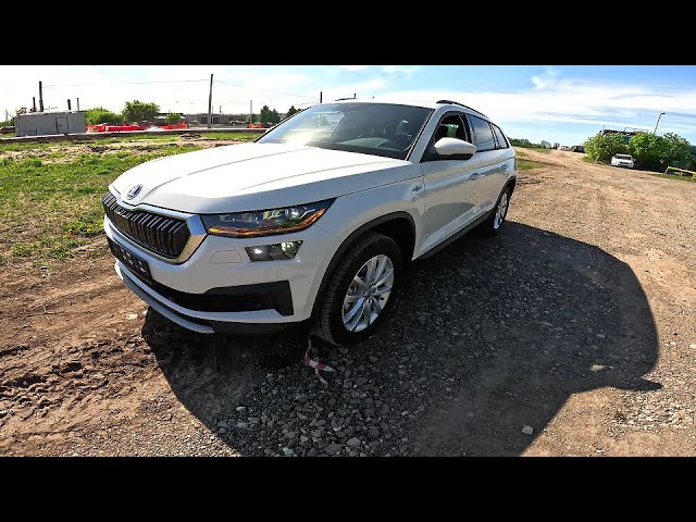 Kodiaq hockey edition 2022. Шкода кодиак хоккей эдишн. Шкода кодиак хоккей эдишн комплектация. Skoda kodiaq 2021. Шкода кодиак зелёный металлик.
