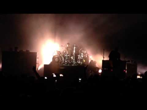 Blink 182 - Travis Barker Drum Solo -Riot Fest 2013 - Denver