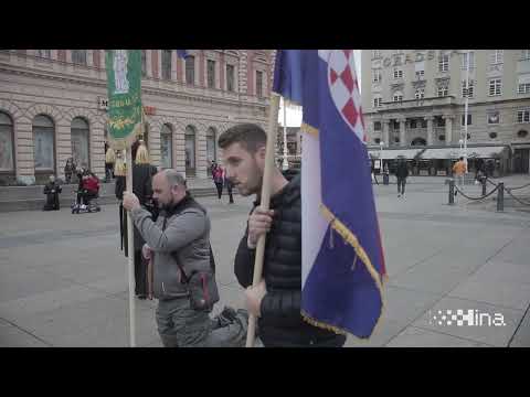 Muška molitva krunice na Trgu bana Jelačića u Zagrebu