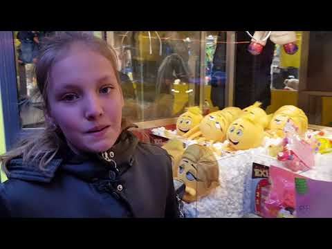 download lagu mp3 mp4 Kermis Engels, download lagu Kermis Engels gratis, unduh video klip Kermis Engels