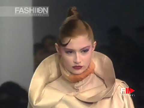 CLAUDE MONTANA Fall 1988/1989 Paris - Fashion Channel