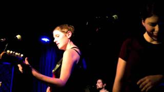 Allo Darlin' perform "Capricornia" at The Lexington, London, 5 January 2012