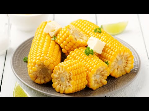 How To Microwave Corn On The Cobb (Quick & Easy)